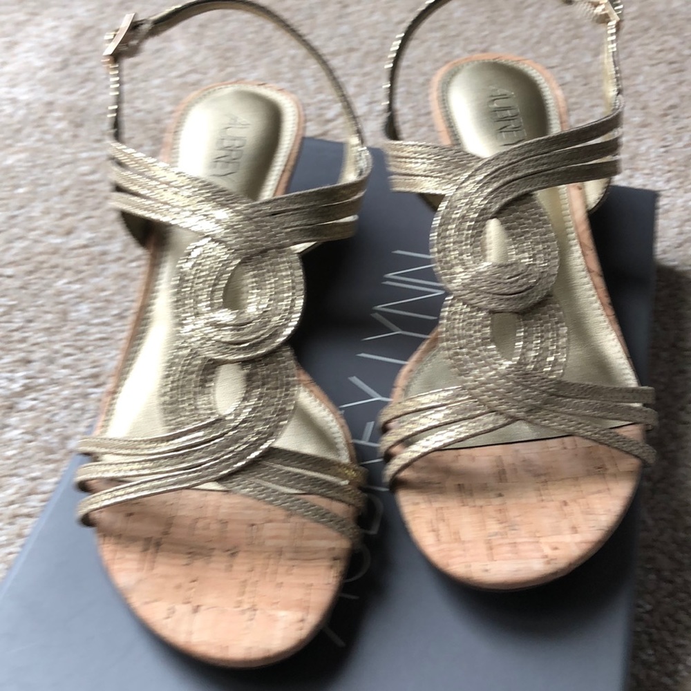 Women’s sandals